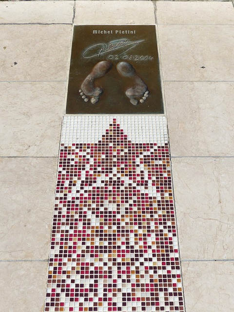 部前四的球 部前四的球